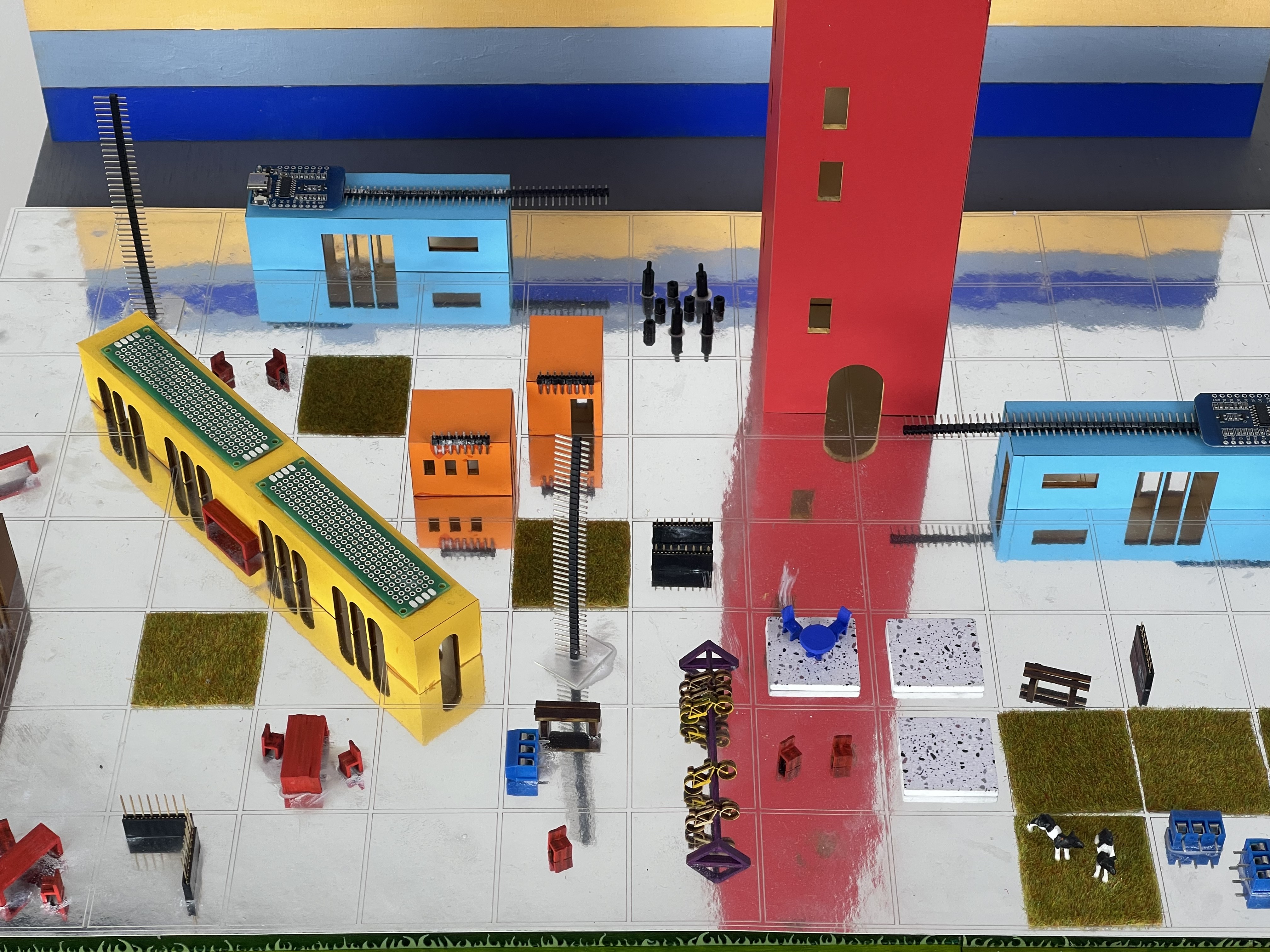 Vidigulfo metropolitan circuit model: colourful grid framework and miniature rooms